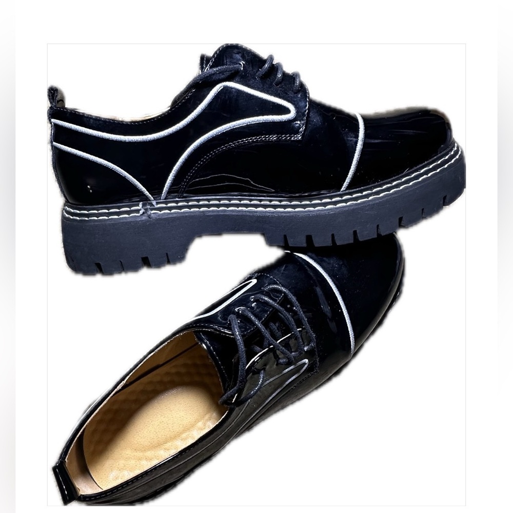 Unisex Black Lace-Up Casual Chuka Shoe with White Contrast Trim M11/W13